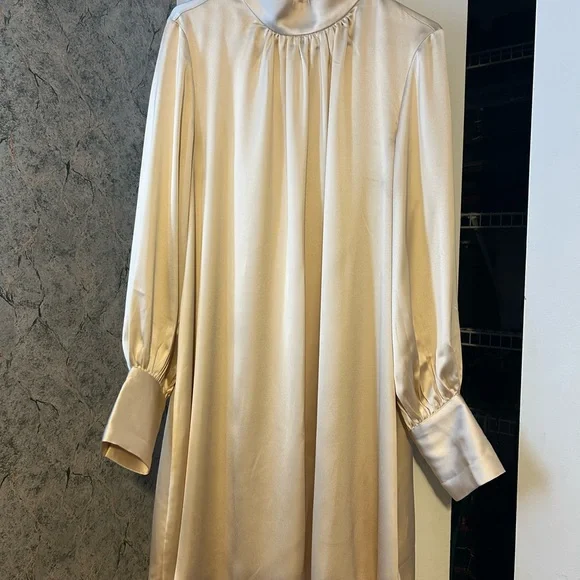 H&M Cream Satin Dress - Picture 2 of 9